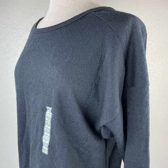 NWT Passports Black Long Sleeve T-Shirt Size M - Picture 3 of 6